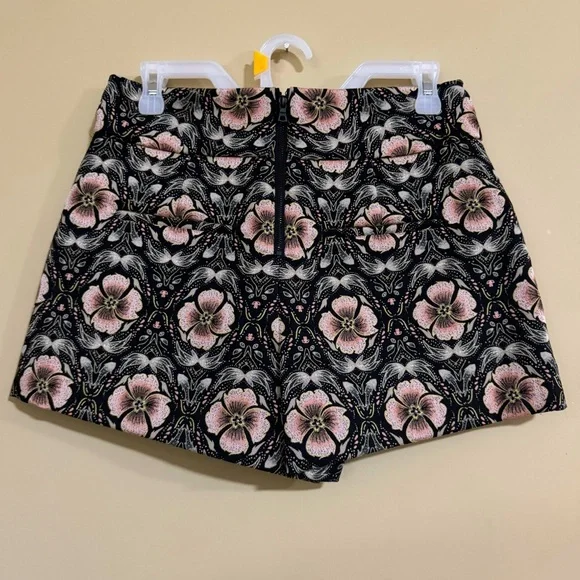 Alice + Olivia NWOT Donald High Rise Shorts in Black/Peach Promise Floral Size 6 - Picture 7 of 16